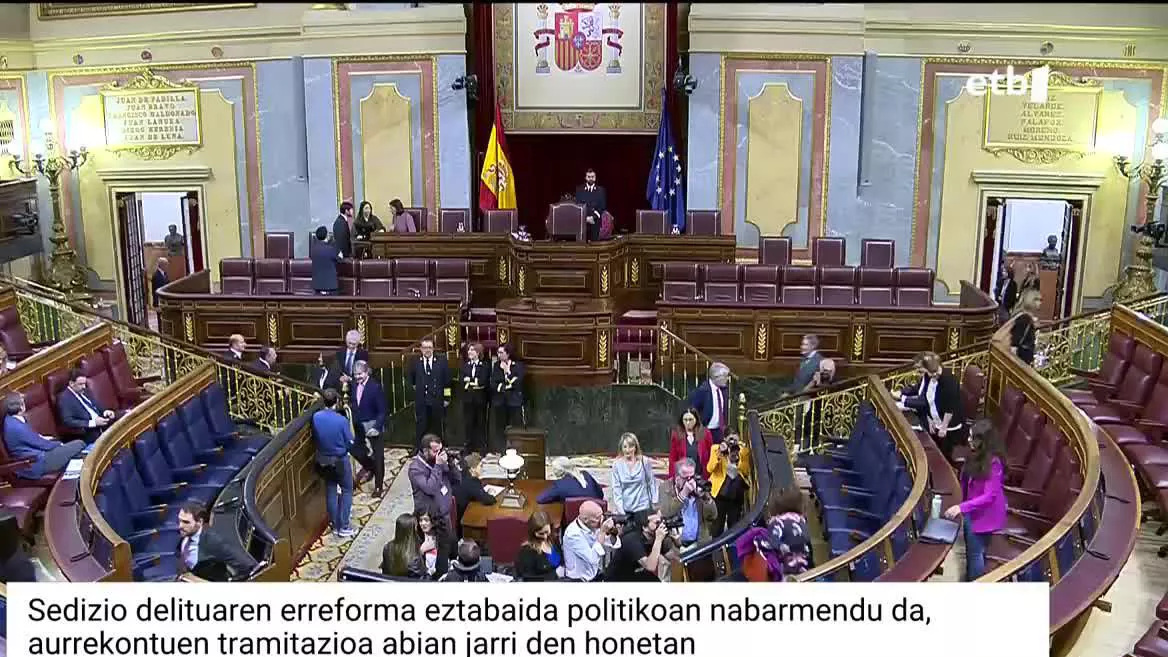 Espainiako Gobernuak adierazi du sedizio delitua aldatzeko lege proposamena eramango duela, Esquerrari erantzunez. Badirudi horrek Botere Judiziala berritzeko PPrekin egin beharreko negoziazioak hoztea ekarri duela. Sedizio delitua, hala, bete-betean sartu da, eztabaida politikoan.