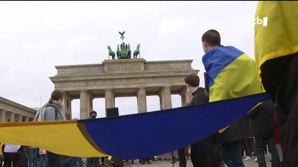 Ukrainaren aldeko manifestazioa Berilnen.