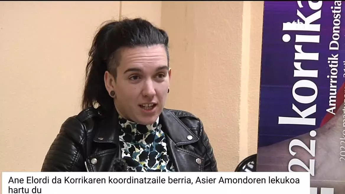 Asier Amondok 2013tik koordinatu du Korrika, eta AEKn jarraituko du, beste eginkizun batzuetan. Kazetaritzan lizentziatua, 2015etik dabil AEKn Elordi. Korrikako komunikazioan eta furgonetako lantaldean ibilitakoa da.
