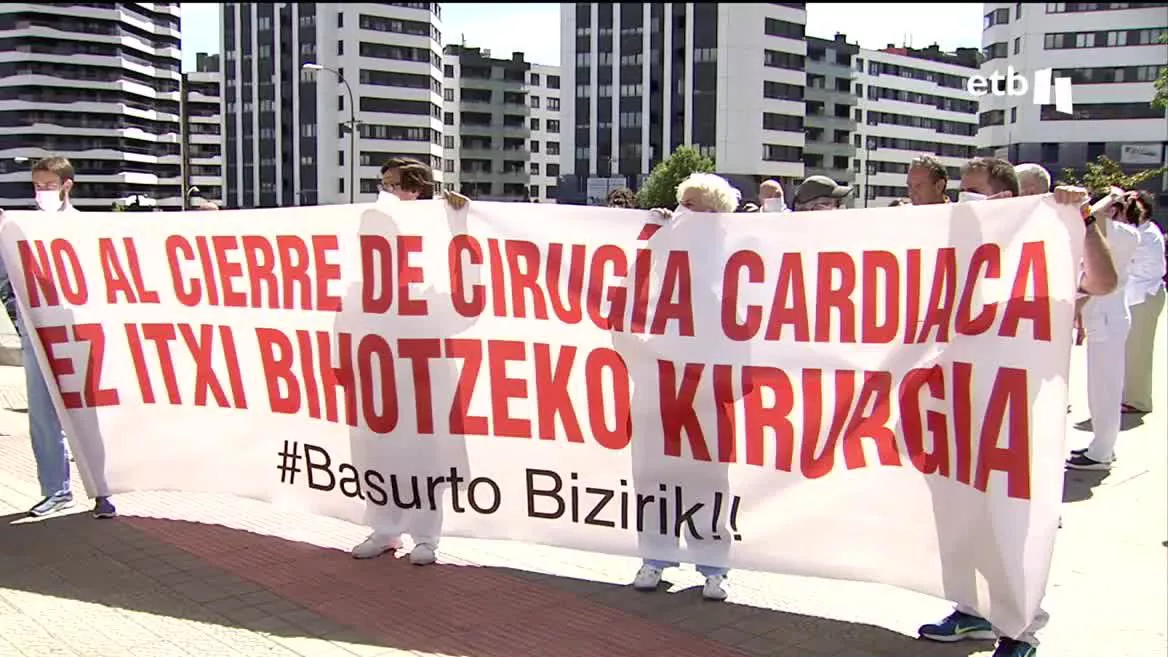 Protesta contra el traslado a Cruces. Imagen: EITB Media