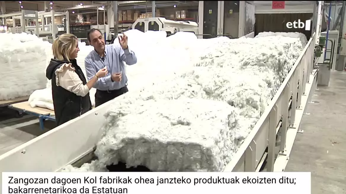 Ekoizten dituzten edredoien % 85 poliesterezkoak dira; % 15, luma edo lumatxazkoak. Egunean 3.600 edredoi egiten dituzte. Argindarraren garestitzearen ondorioz, manta eta edredoien salmentak gora egin du nabarmen.