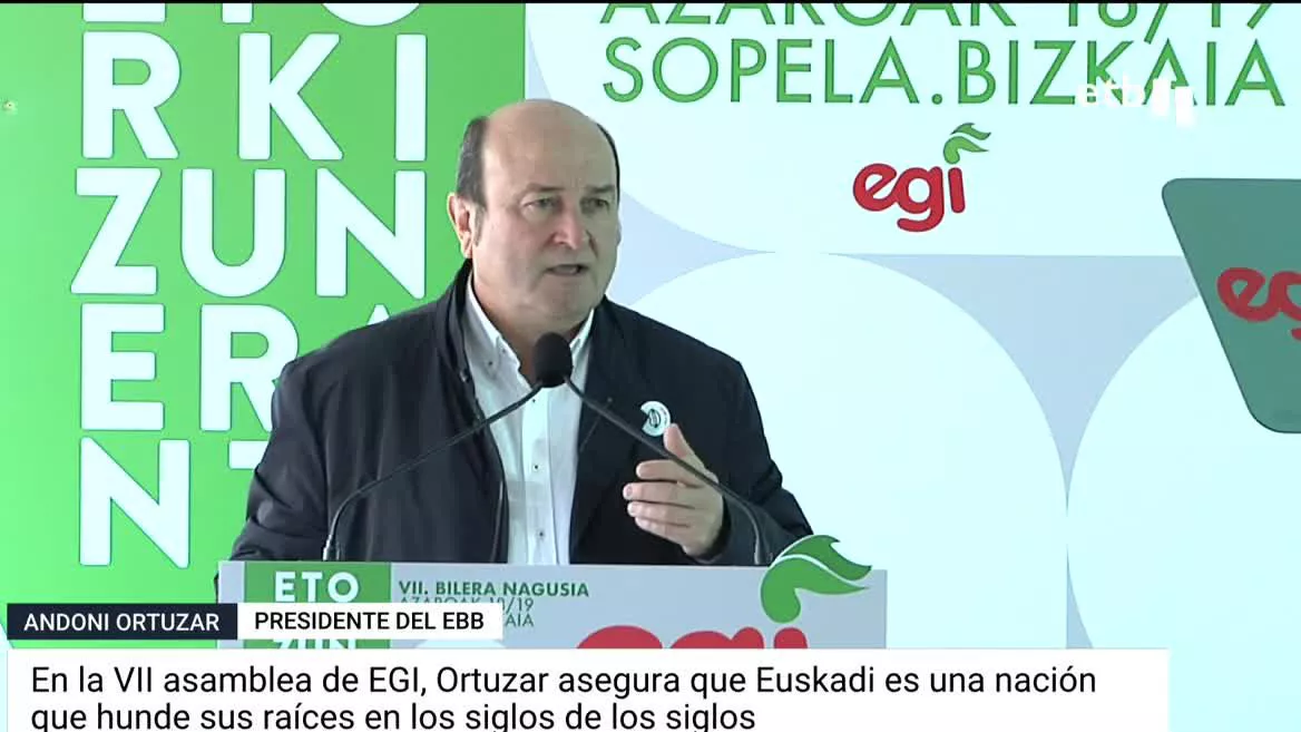 En Sopela, el PNV ha celebrado la asamblea anual de sus juventudes. Allí Ortuzar ha asegurado que gracias a los acuerdos que ha logrado con el gobierno en la negociación presupuestaria -vease la ley del cupo o la oficialidad de las seleccones de surf y pelota- ahora Euskadi es más nacion que nunca.