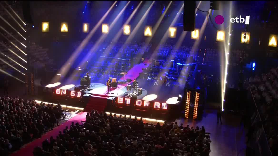 Bilbao Arena musikaz bete du Fair Saturday jaialdiak