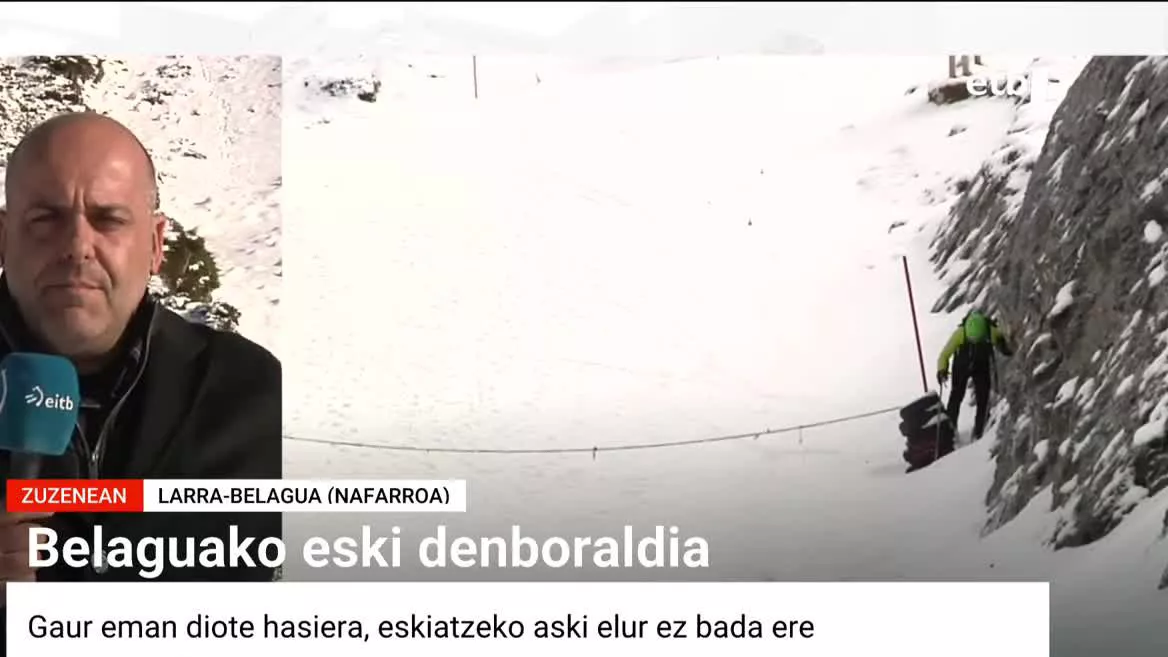 Eskiatzaileek eta abeltzainek makilak eta eskiak eskuz aldatu dituzte Larra-Belaguan. Paraje hori zeharo aldatuko da: udaberritik larre berdeetan bazkatu dira ardiak eta behiak, abeltzainen zaintzapean. Gaurtik aurrera, gune horiek eskiatzaileen gozagarri izango dira. Momentuz elur gutxi dago.