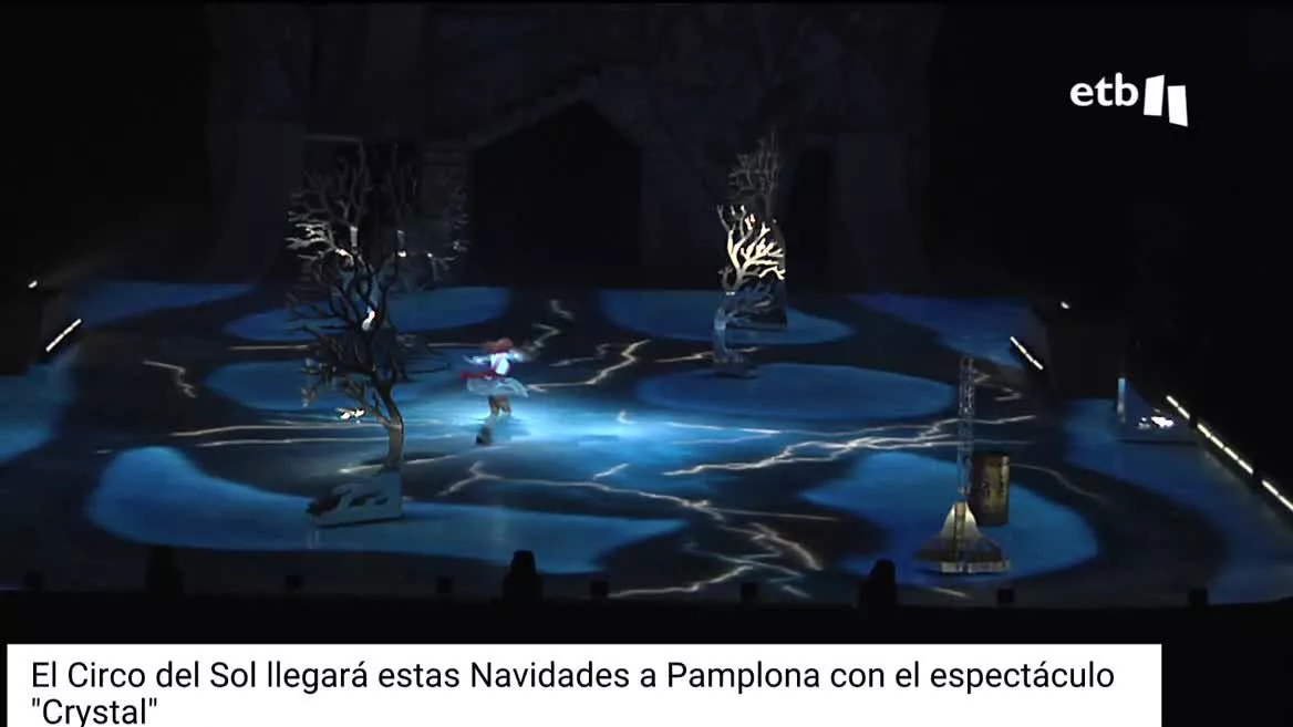 "Crystal" podrá disfrutarse en el Navarra Arena del 4 al 8 de enero. El equipo formado por casi 100 personas necesita, en cada ciudad, 15 horas para montar el espectáculo. Un equipo de EITB asiste a uno de los ensayos en Fránkfurt (Alemania).