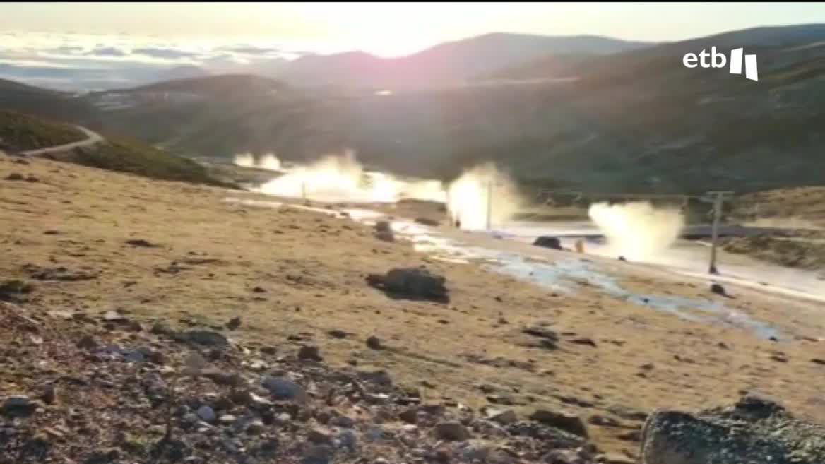 Ha sido el diciembre más caluroso de los últimos años: 3 grados más que la media. Y la Navidad ha sido de las más calurosas de su historia, según la Aemet. Sin precipitaciones y con temperaturas altas, es imposible generar nieve artificial.
