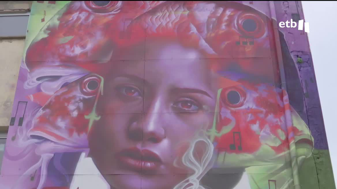 De los 100 mejores murales que se han realizado este año en todo el mundo, tres están en Euskal Herria, según la web especializada Street Art Cities. La votación para escoger el mejor mural del año permanecerá abierta en la web de Street Art Cities hasta el próximo 31 de enero.