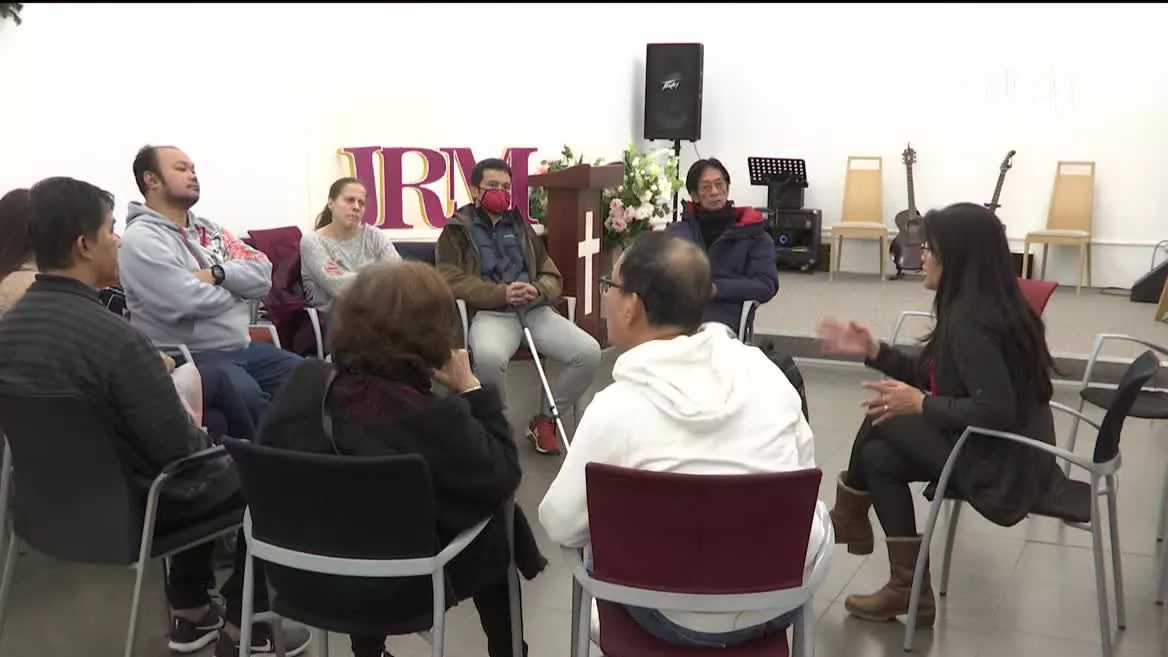 Las personas que sufren explotación laboral, se ven obligadas a recurrir al Shabu, es así como llaman los filipinos a la droga que aquí conocemos como “cristal”. Es 15 veces más fuerte que la cocaína, y provoca daños irreversibles en el cerebro.