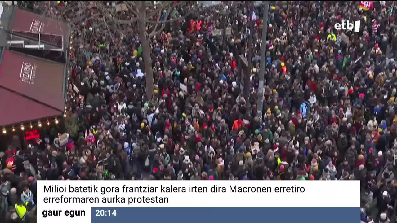 Sindikatuen arabera, 2 milioi pertsona atera dira kalera Frantzia osoan. Gobermuak 1,1 milioira jaitsi du parte-hartzaileen kopurua.