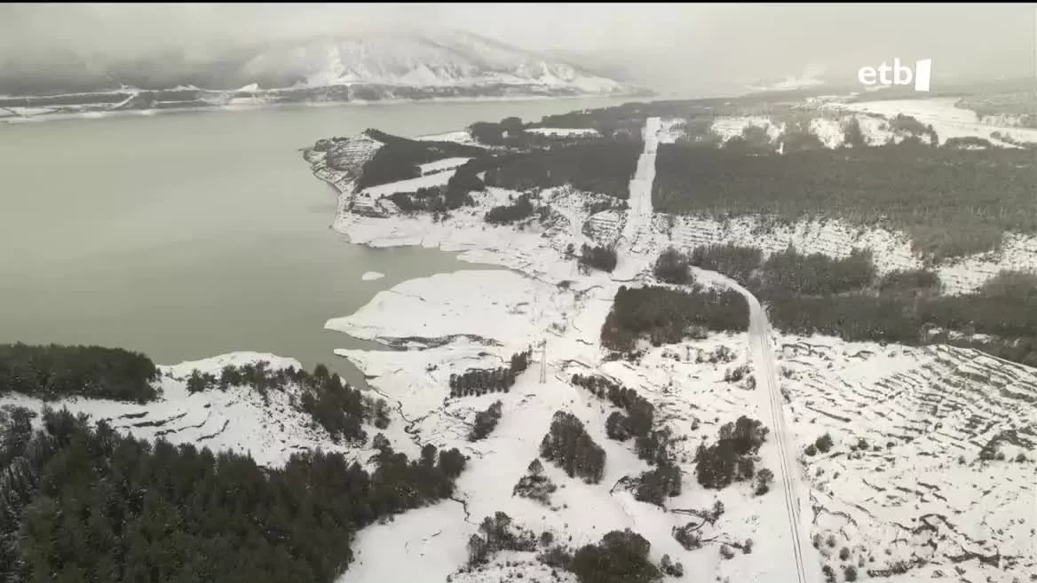 Gaurko ur mailak % 39eko marra gainditu Esako urtegian. Gora egin du azken egunetan, baina gutxi da oraindik ere.