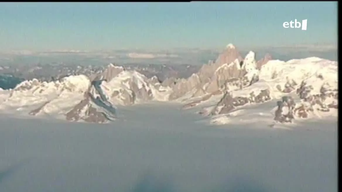 Iker Bilbao eta Amaia Agirre euskal mendizaleak desagertuta daude Patagoniako Fitz Roy mendian. Tokia oso arriskutsua da eta baldintza meteorologikoak oso gogorrak dira; horregatik, erreskate taldeak ez dira atera ere egin oraingoz haien bila.