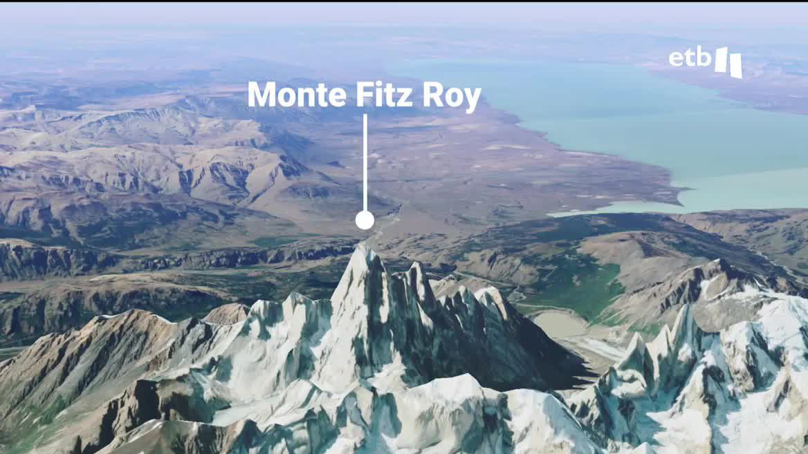 Los montañeros vascos han desaparecido en el pico Fitz Roy tras verse sorprendidos por una avalancha. La Federación Española de Montaña inform de que "no hay esperanza" de hallarlos con vida.