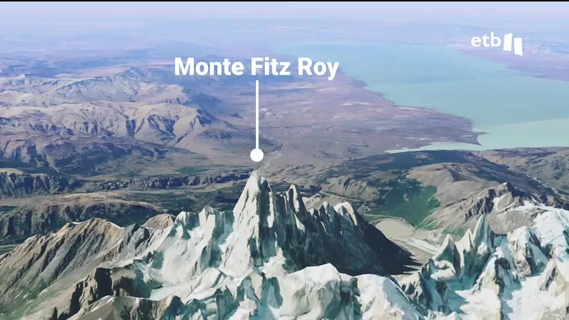 Los montañeros vascos han desaparecido en el pico Fitz Roy tras verse sorprendidos por una avalancha. La Federación Española de Montaña inform de que "no hay esperanza" de hallarlos con vida.