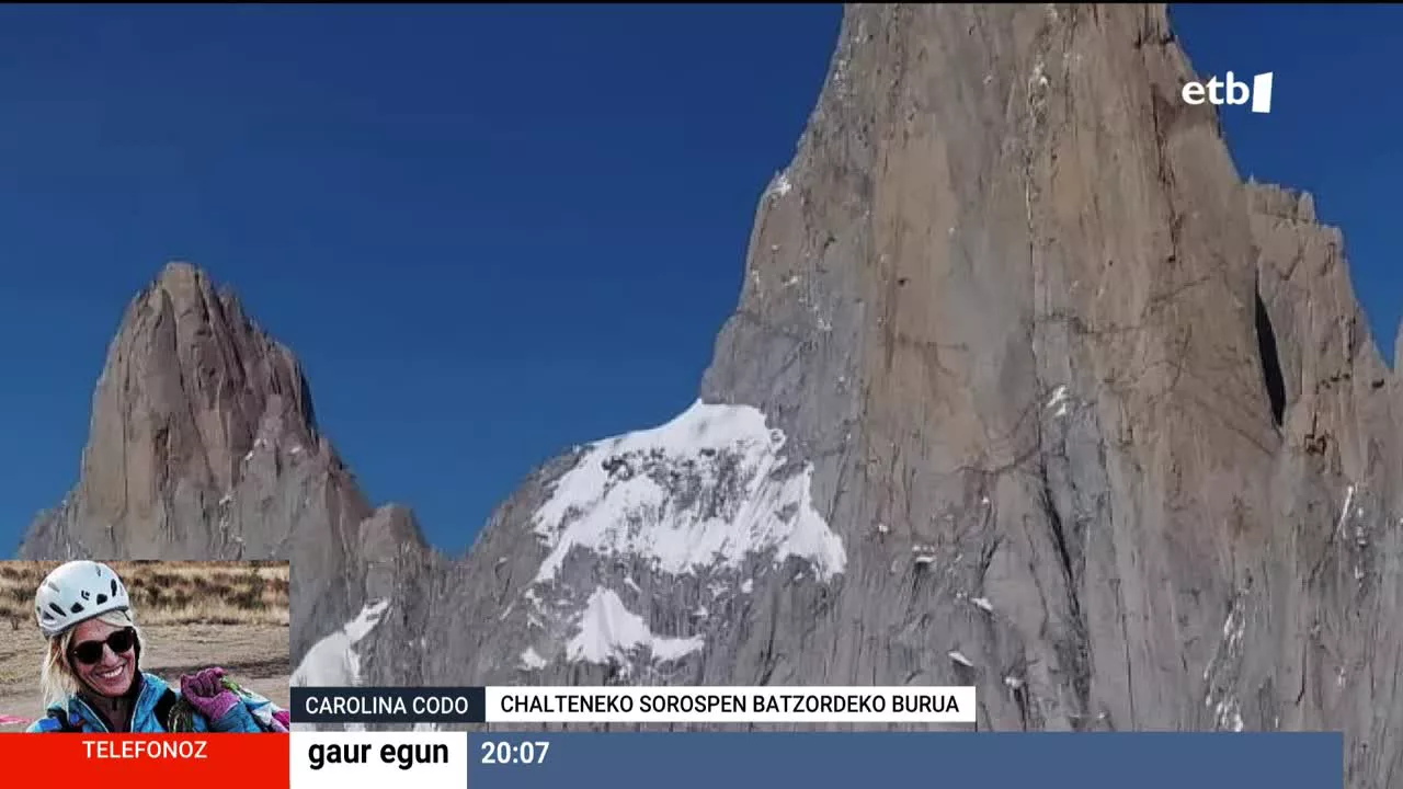 Baldintza latzak dituzte inguruan eta erreskate taldeak ezin du besterik egin; hala erabaki dute arratsaldean egindako batzarrean. Hain zuzen, Carolina Codo Chanteleko Sorospen Batzordeko buruarekin hitz egiteko aukera izan du EITB Mediak. Azaldu digunez, ez da mendizaleak bizirik egoteko aukerarik.