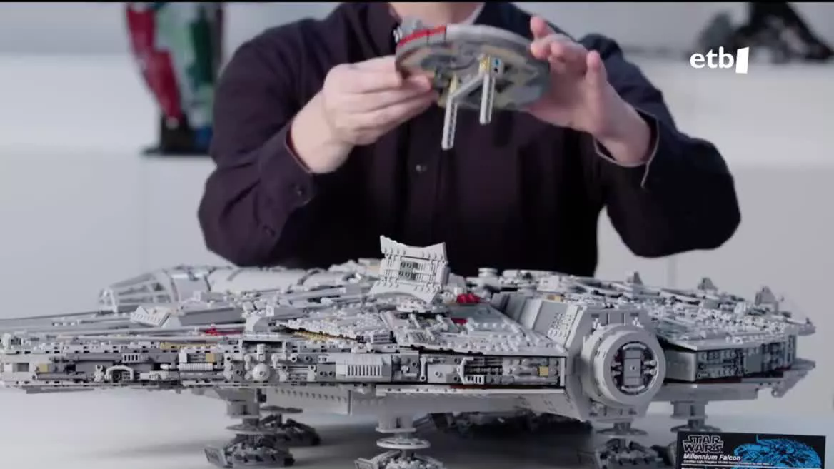 Legorekin jolasean