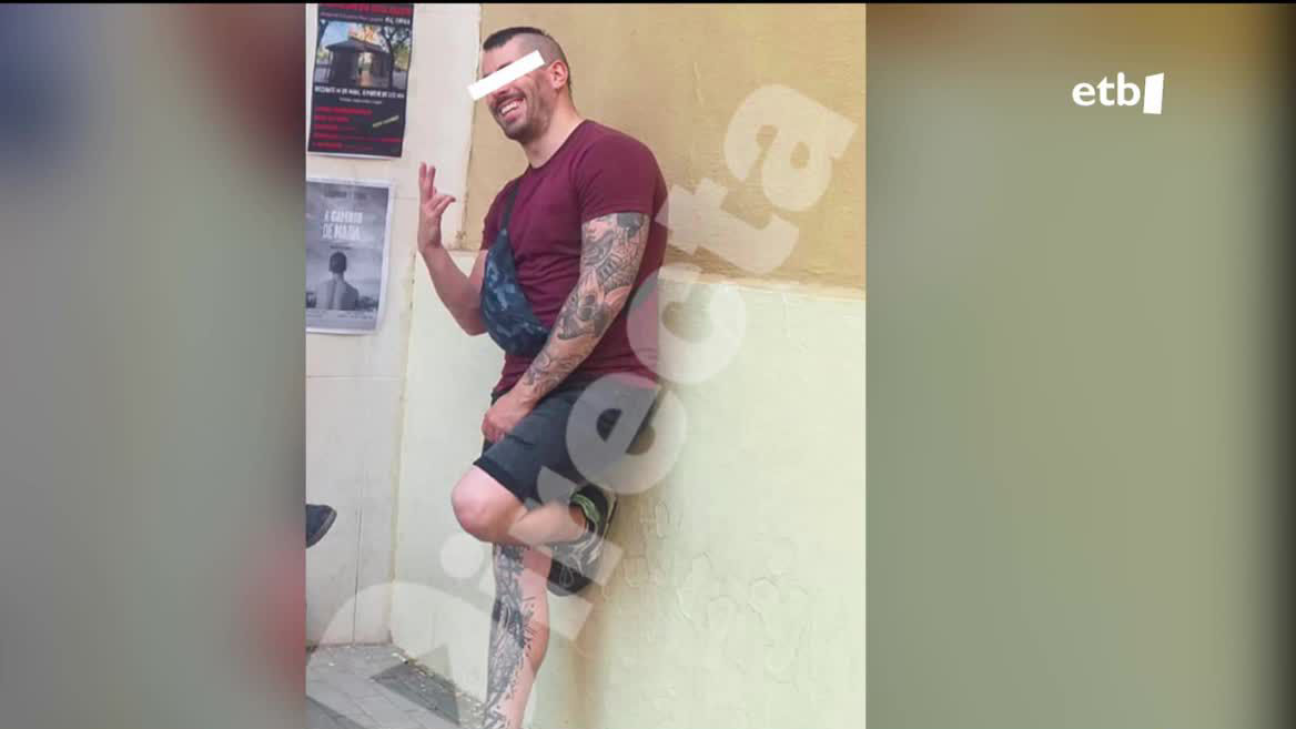 Polizia horrek harreman "afektibo-sexualak" hasten ei zituen hainbat emakumerekin, mugimendu sozialen informazioa lortzeko. Bost emakumek salatu dute agenteak erabili izan zituela.