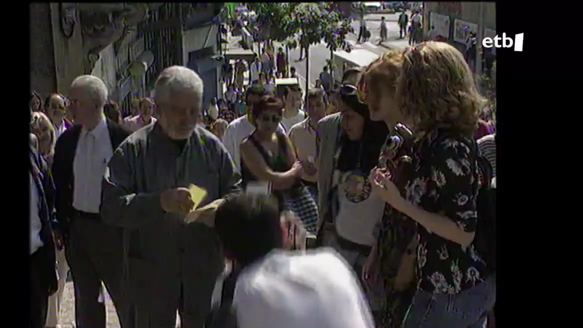 Paco Rabanne Pasaian jaio zen, eta bere bizitzaren zati handiena kanpoan eman badu ere, oso gertu izan du beti sorterria. "Euskalduna zela zioen beti", esan digute Pasaian.