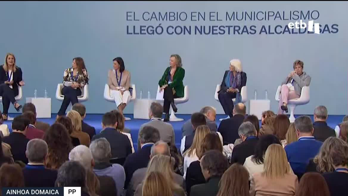 Elkarrekin Podemos desconfía por el momento elegido para presentar la reforma y por el modelo que defiende el PNV. Sortu ha dedicado su foro Plaza Hutsa en Navarra a la construcción nacional.