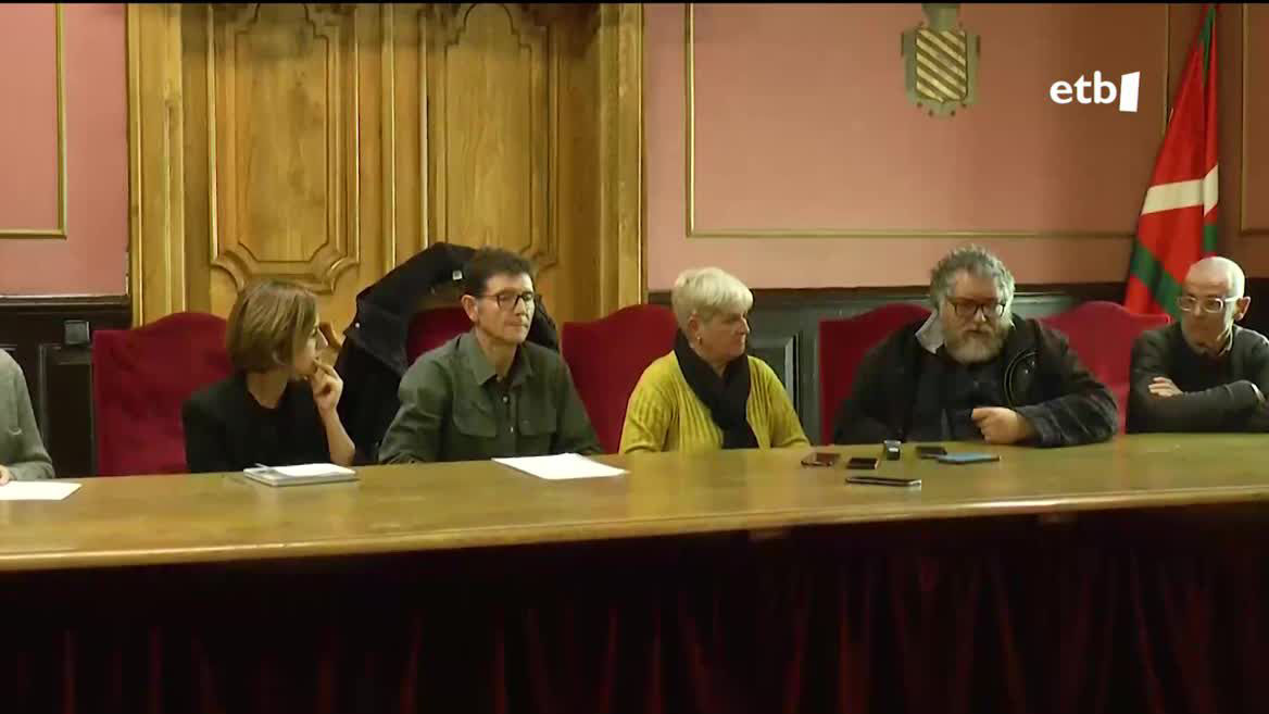 Duela 39 urte Komando Autonomo Antikapitalisten kontrako operazioan, Espainiako Poliziak lau lagun hil zituen, Dioni Aizpuru eta Pedro Mari Isart azpeitiarrak eta, Jose Mari Izura eta Rafael Delas iruindarrak. Lapurditik zetozela, tirokatu egin zituzten Pasaian lehorreratzen ari zirela.