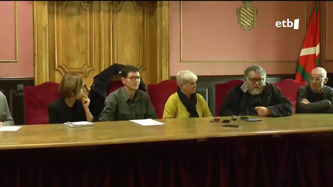 Duela 39 urte Komando Autonomo Antikapitalisten kontrako operazioan, Espainiako Poliziak lau lagun hil zituen, Dioni Aizpuru eta Pedro Mari Isart azpeitiarrak eta, Jose Mari Izura eta Rafael Delas iruindarrak. Lapurditik zetozela, tirokatu egin zituzten Pasaian lehorreratzen ari zirela.