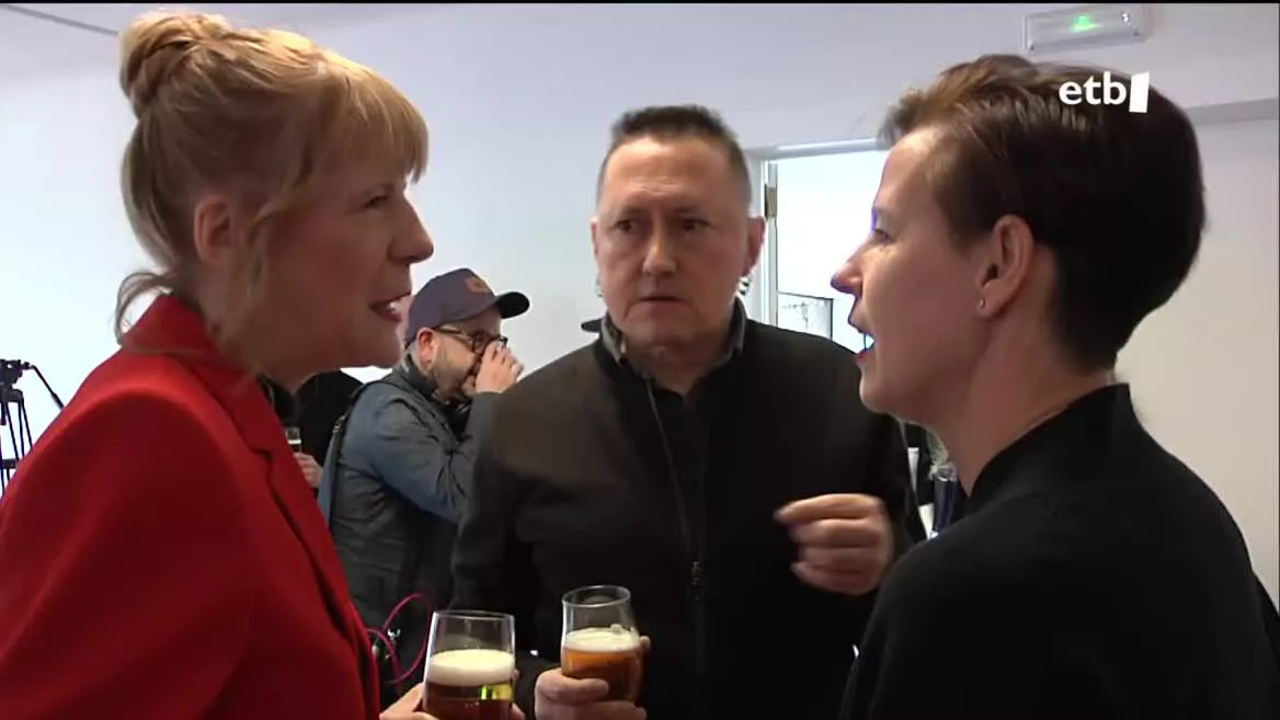 Goya Sarien banaketaren atarian, koktela antolatu du Euskal Irrati Telebistak babesten dituen 7 filmen ordezkariei hauspoa emateko. Han bildu dira euskal zuzendariak, antzezleak, ekoizleak, musika konposatzaileak… 70 lagun baino gehiago.