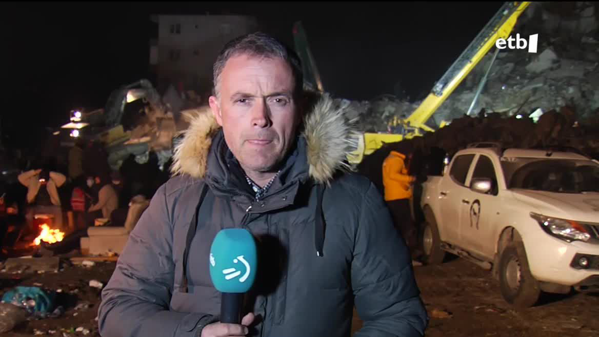 Turkiako lurrikarek gehien astindu duen eskualdea Hatay izan da, herriaren hegoaldean, Siriako mugan. Bertan da Mikel Ayestaran lankidea, eta azken orduko nondik norakoak kontatu dizkigu.