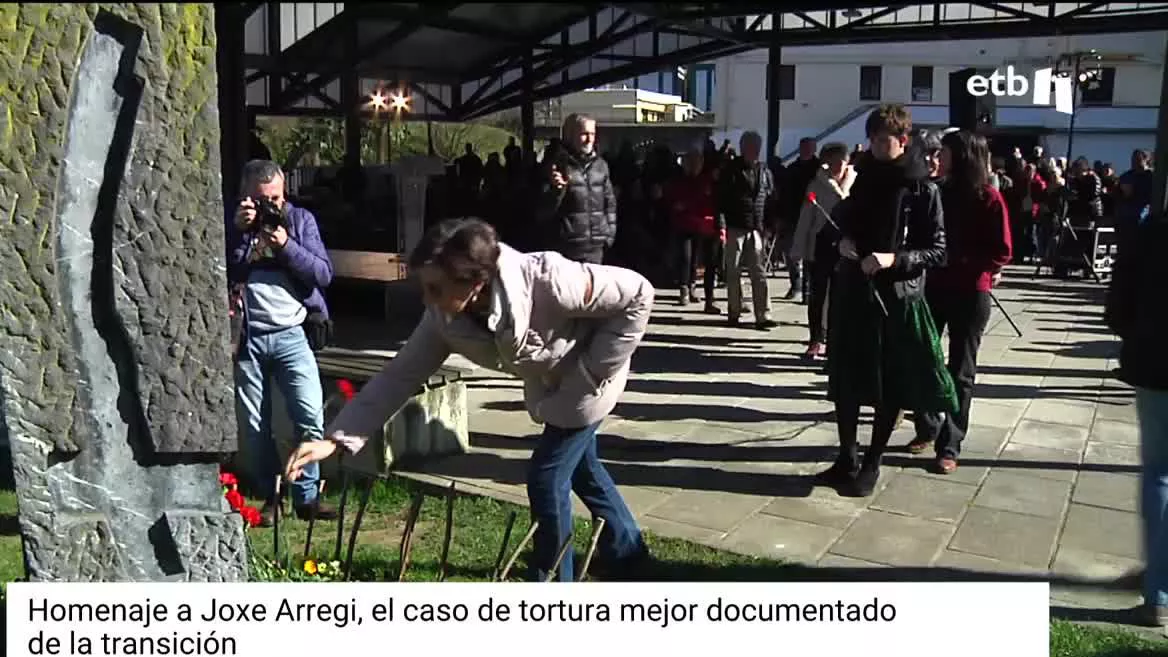 A  pesar de ser el caso de tortura mejor documentado de la transición,  tan sólo dos agentes, de los 50 que lo custodiaron,  fueron condenados a cuatro y tres meses de prisión. Para ser indultados después y ascendidos. La autopsia certificó que Arregi, había sido golpeado casi hasta la muerte.