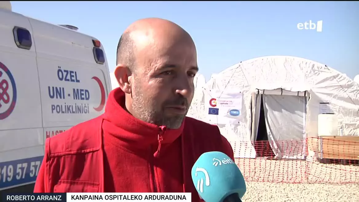 Itziar Benede EITBren berriemaile berezia Iskenderun (Turkia) herrian irekitako kanpaina-ospitale batean izan da.