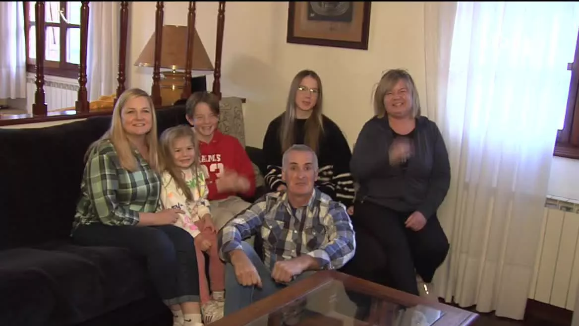 Esta familia ucraniana solo tiene palabras de agradecimiento. Muchas familias vascas abrieron las puertas de sus casas a las familias que huían de la guerra. Algo que pensaban que sería cuestión de pocos meses ya va a cumplir un año. No volverán hasta que termine la guerra.