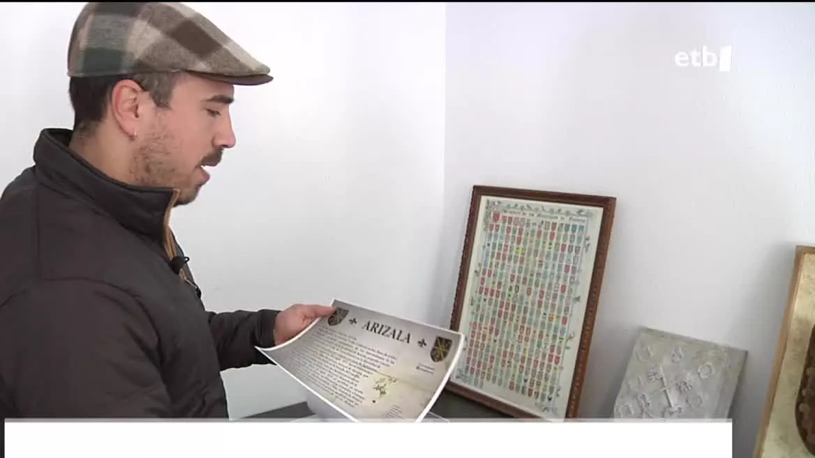Abizenek informazio ugari ematen digute gure jatorriaz eta arbasoez, baina ez da beti erraza izaten gure deiturak nondik datozen edo zer esan nahi duten jakitea. Eneko Bernaldo de Quiros abizenen arakatzailea da eta, jendearen eskariei erantzunez, 200 deitura baino gehiagoren historia ikertu du.