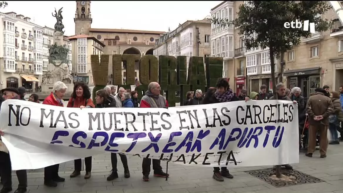 La familia de Malek sostiene que el joven preso había expresado que su salud mental era mala y que ya había intentado suicidarse con anterioridad. A pesar de eso, los responsables penitenciarios no activaron el protocolo contra suicidios.