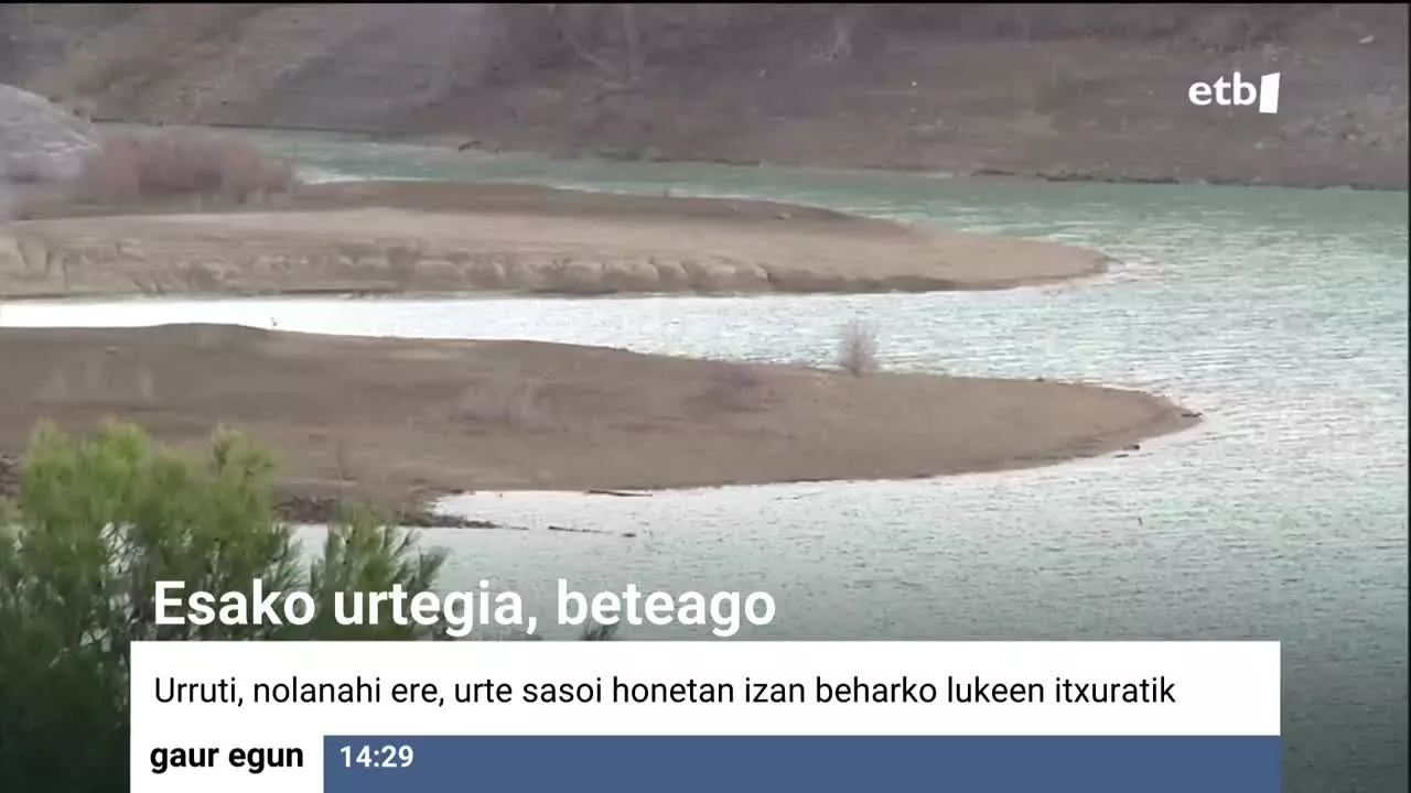 Joan den urrian bere edukieraren % 11 baino ez zuen beteta; gaur egun, aldiz, Pirinioetako elurra urtu eta egin duen euriari esker, % 66an dago. Hala ere, euri gutxi egin du, ohiko kopuruaren laurdena; horregatik, uraren maila igotzeak arnas pittin bat eman badie ere,  kezka dute laborariek.