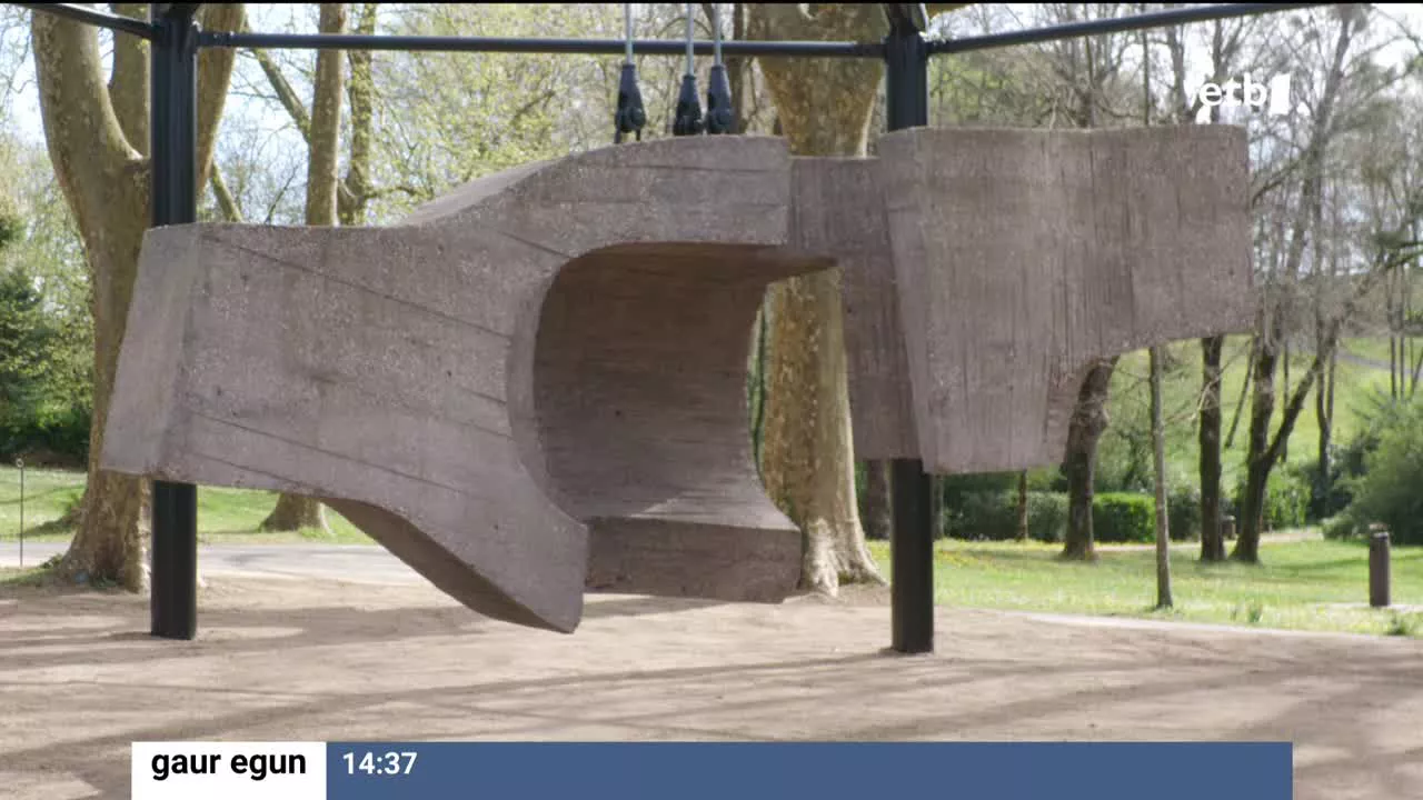 Arte Ederren Bilboko Museoak laga dio Chillidaren eskultura erraldoia Hernaniko museoari, eta 13 tonako pieza bertan egongo da ikusgai Bilboko arte espazioko lanek irauten duten bitartean.