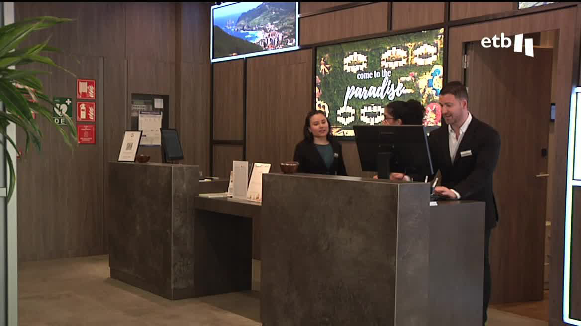 La ocupación hotelera ha sido del 93 % y del 87 % en los alojamientos rurales. También en la hostelería han notado la afluencia de turistas. Aunque algunos siguen de vacaciones, ya se terminan para muchos. La ocupación descenderá estos próximos días pero el balance no es positivo.