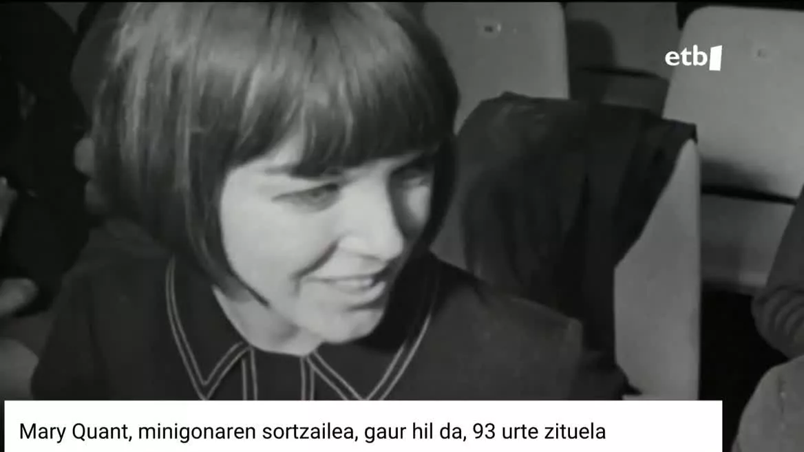 Diseinatzaile britainiarra 93 urterekin hil da, 60ko hamarkadan emakumezkoen modan iraultza ekarri eta gero.