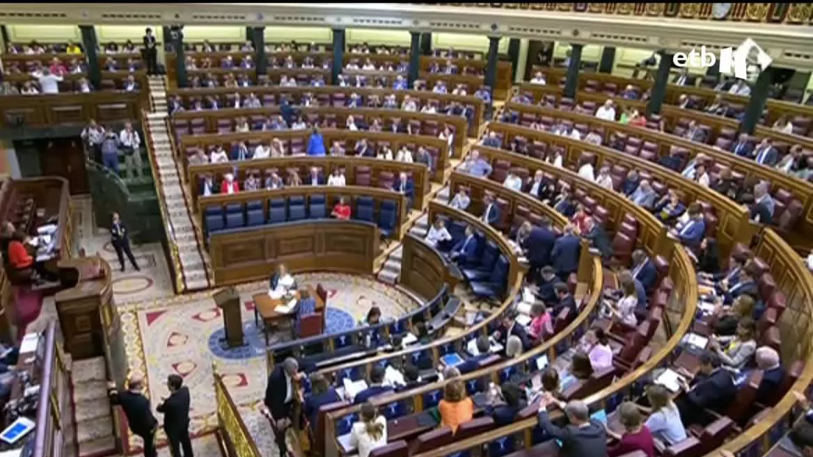 Esta mañana ha sido aprobada la Ley de Vivienda en el pleno del parlamento con los votos favorables de ERC y EH Bildu, y la oposición de PNV, PDCAT y Junts, porque considera que invade competencias autonómicas.