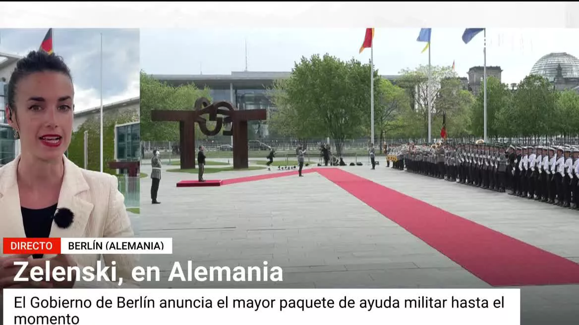 El presidente ucraniano, Volodimir Zelenski, ha visitado este domingo Alemania. El canciller Olaf Scholtz lo ha recibido y le ha mostrado su apoyo. Apoyo y ayuda militar, esta última por un valor de más de 2700 millones de euros.