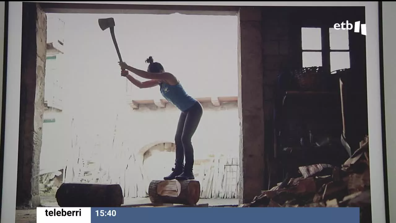 La exposición se puede visitar en la Casa de Cultura de Igorre hasta el próximo 17 de junio. El fotógrafo ha querido dar una luz diferente a los deportes tradicionales.