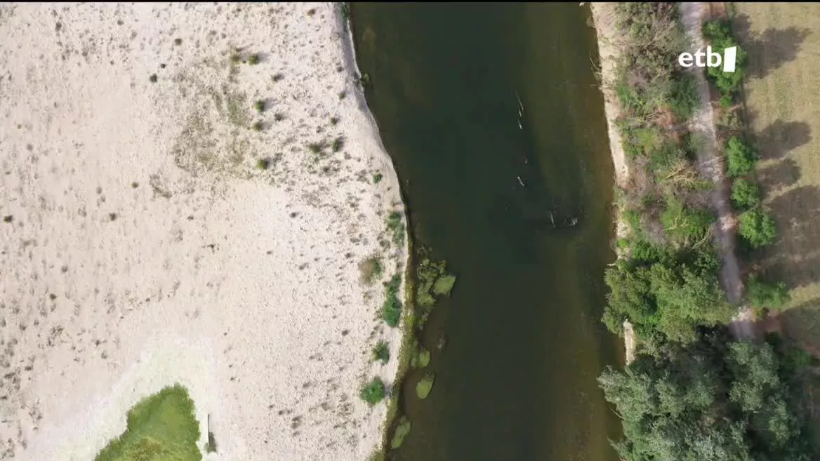 Lehorte egoerak Ebro ibaira garamatza: Erriberan eta Zaragozan ikusi ditugu ibaiak jasan dituen aldaketak. Iberiar penintsulako emankorrena da, baina inoiz baino ur emari kaxkarragoa dauka. Etxeetako eta lehen sektoreko ur kontsumoaren eredua aztertu dugu.