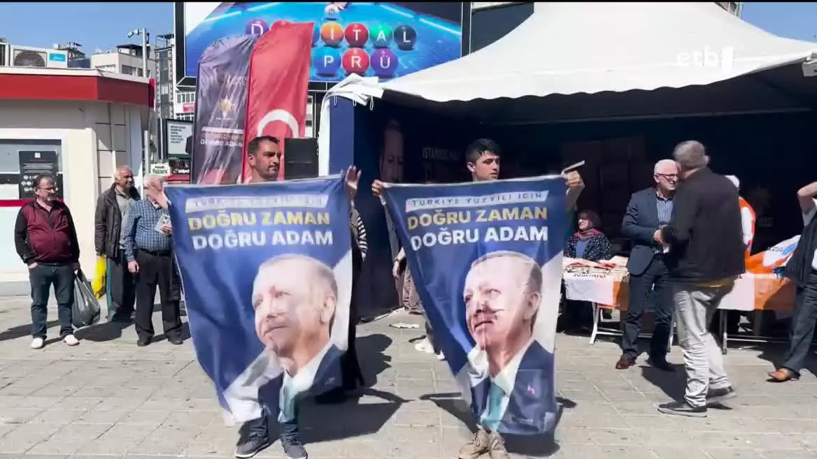 Azken 20 urteotan, Erdoganen esku egon da Turkiako Gobernua. Erdoganek botoen % 49,51 jaso zituen duela bi aste, eta Kiliçdarogluk, % 44,89. Parte-hartzea % 89 ingurukoa izan zen.