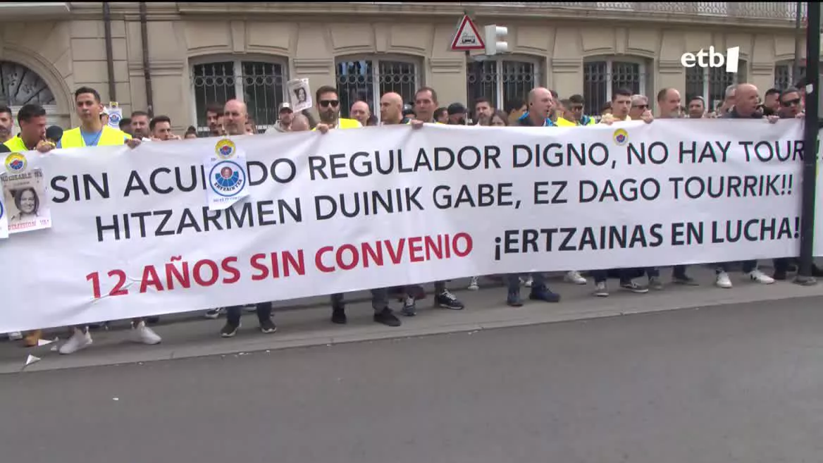 Ertzainen protesta Gasteizen.