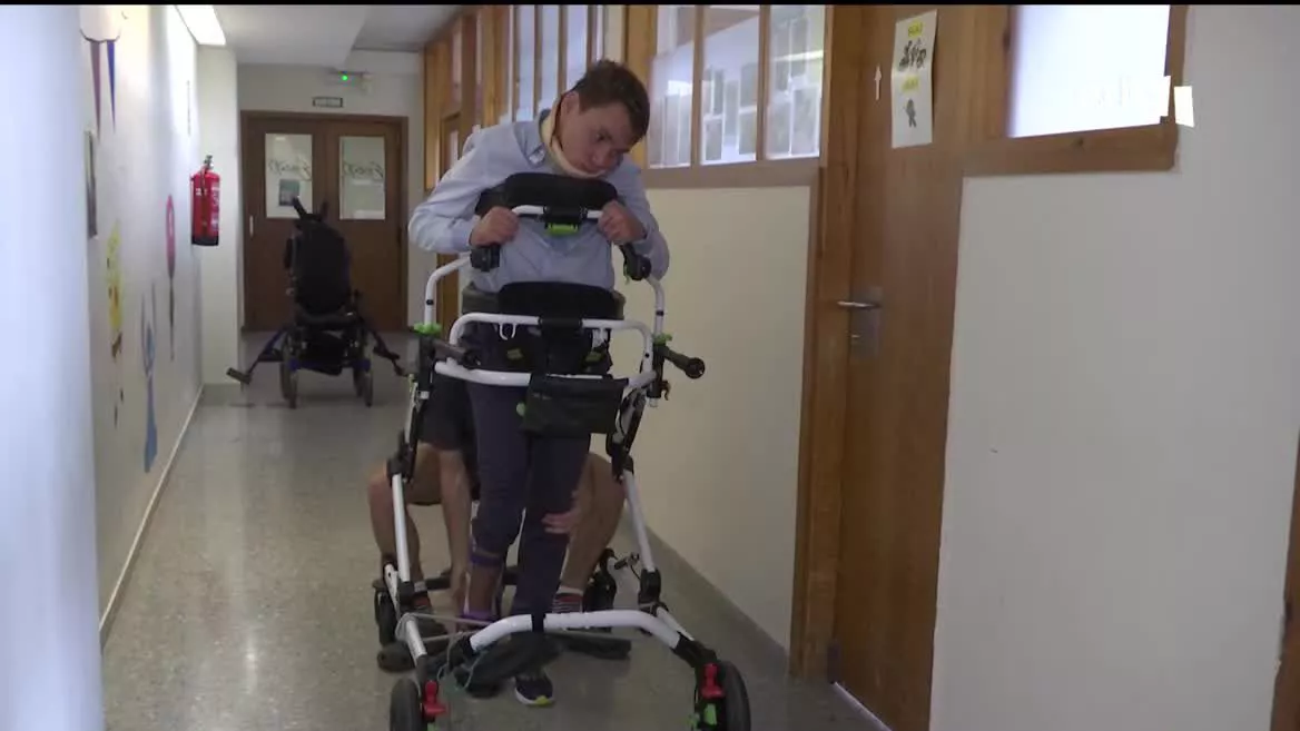 Alexandru, en una sesión de rehabilitación