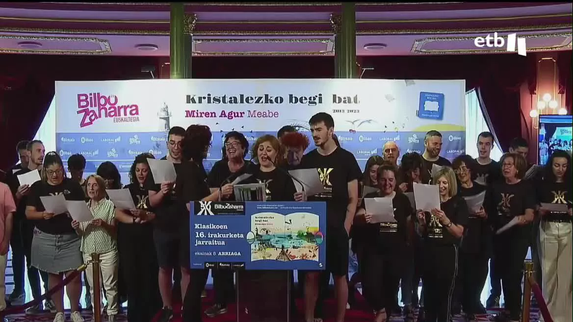 Cerca de las 14:30 ha finalizado la Lectura Ininterrumpida de Clásicos en euskera, que este año ha tenido como protagonista "Kristalezko begi bat" de la escritora Miren Agur Meabe. En esta 16ª edición de la lectura que organiza el euskaltegi Bilbo Zaharra han participado cerca de 200 personas.