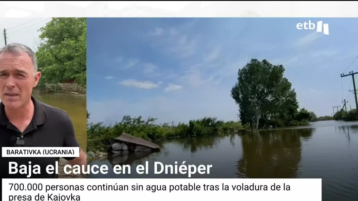 En Jersón comienza a bajar el nivel del agua tras la destrucción este pasado lunes de la presa Nova Kavojka, que ha obligado a desalojar a 6000 personas. Rusia cree que el río Dniéper podría volver a su cauce el próximo viernes.