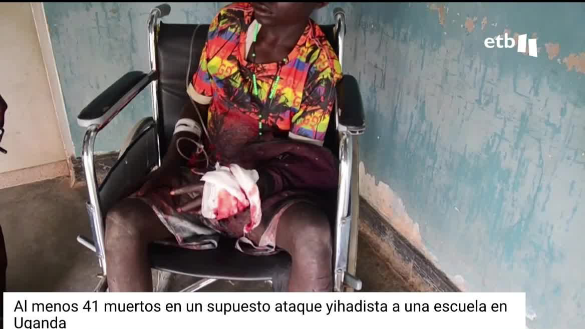 Presuntos miembros de las ADF con vínculos con el Estado Islámico perpetraron el atentado de anoche en Mpondwe, muy cerca de la frontera con la República Democrática del Congo. El ejército de Uganda está operando junto con el ejército congoleño contra las Fuerzas Democráticas Aliadas de las ADF.