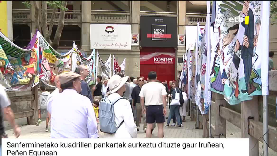 Sanferminak iristear dira eta hiria ari da hitzordurako egokitzen. Gaur goizean erraldoien desfilea egin eta konpartsen pankartak aurkeztu ostean,  herri bazkariaz gozatzen ari dira koadrilak.