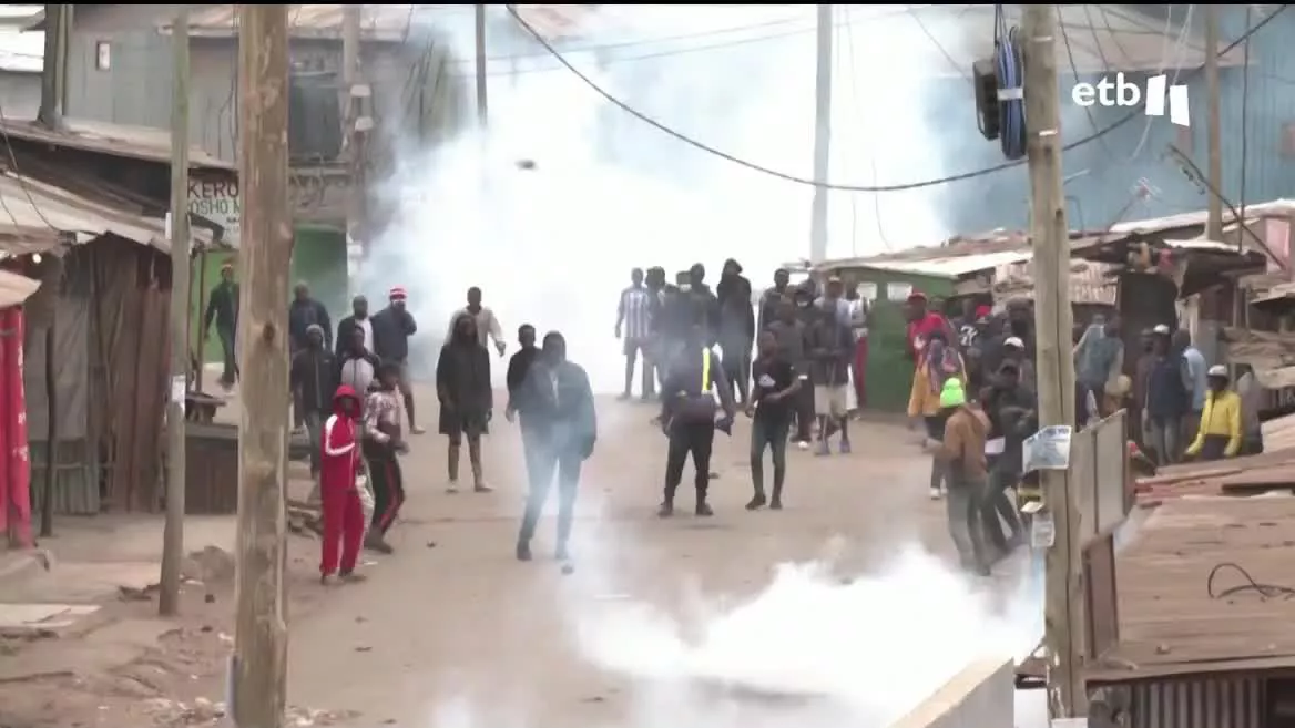Al menos nueve manifestantes han muerto en el marco de las protestas contra el aumento de los impuestos del combustible. Protestas convocadas por el líder de la oposición. Los daños materiales y las personas heridas se multiplican.
