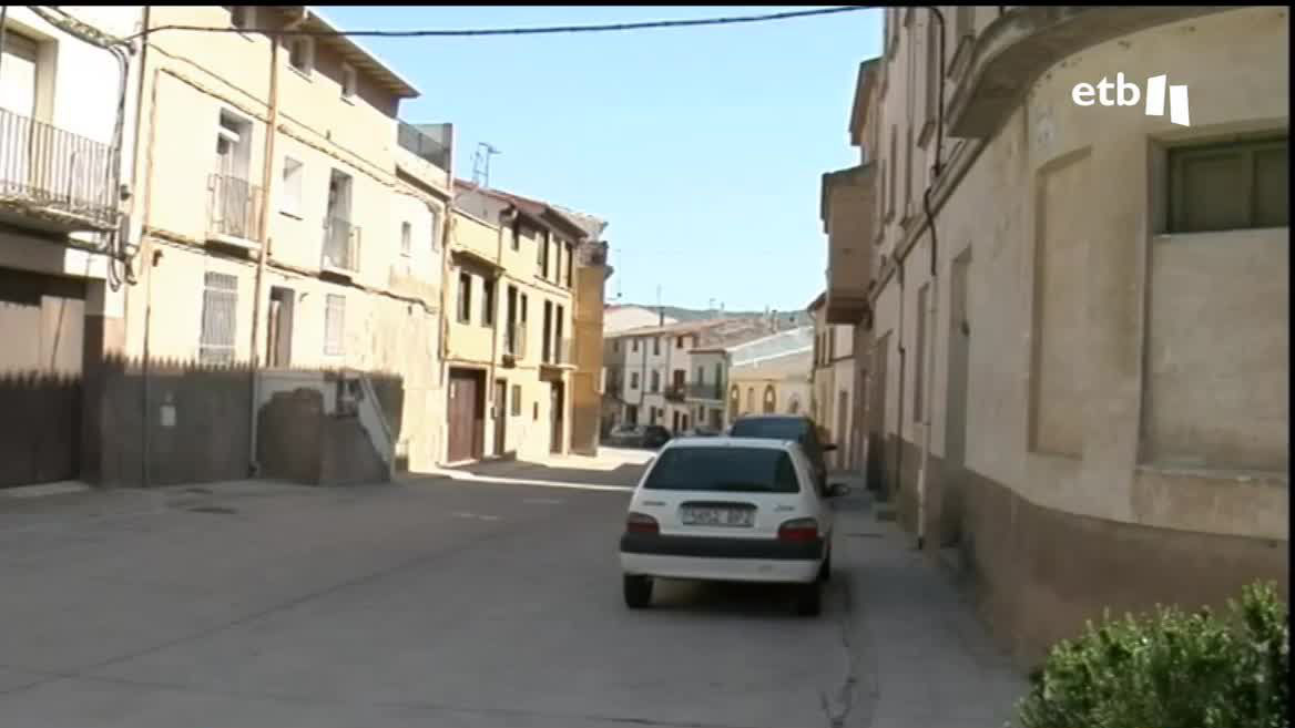 Los menores, de 3, 5 y 9 años, han sido trasladados al Hospital Universitario de Navarra, en Pamplona. El estado más grave es el del niño pequeño.
