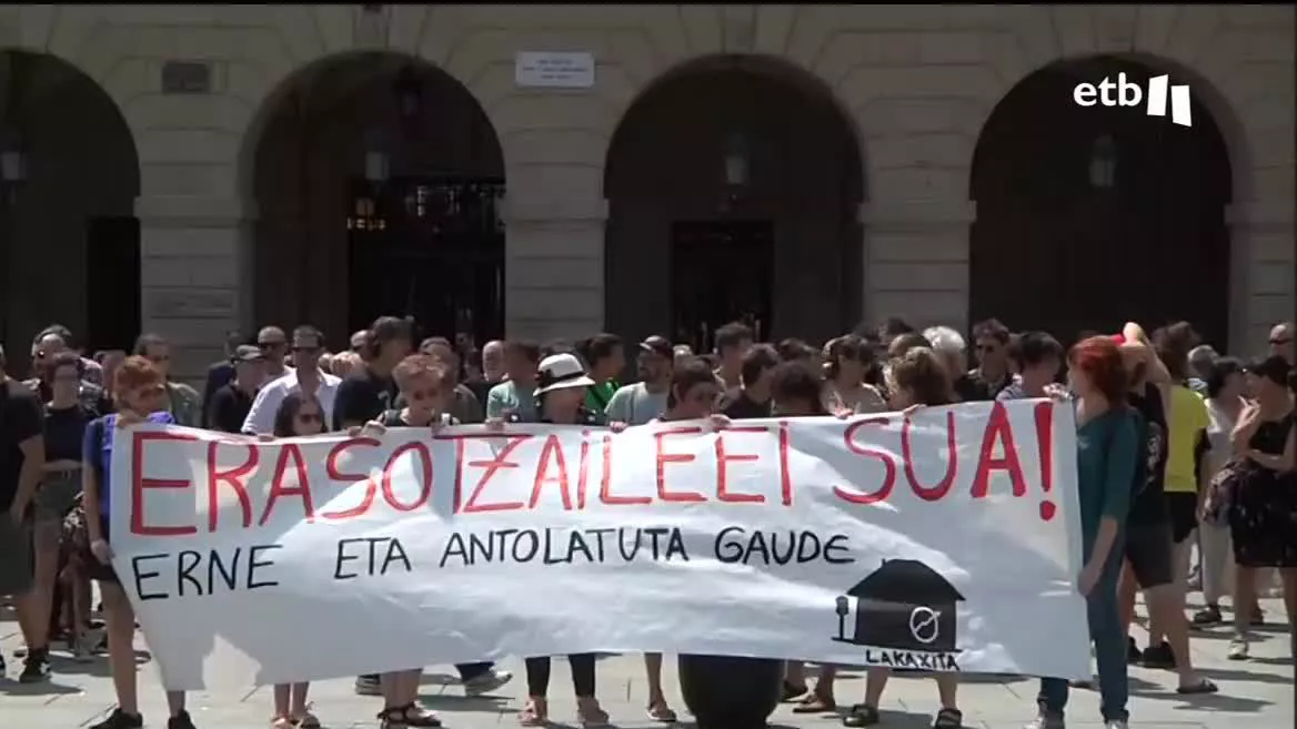 El gaztetxe ha mostrado su apoyo y solidaridad con la mujer agredida y su más absoluto rechazo hacia el agresor.