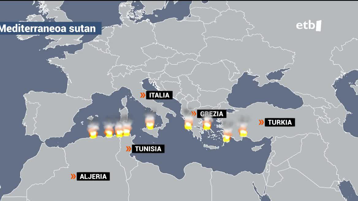 Muturreko tenperaturak, ia 50 gradurainokoak, ondorio latzak uzten ari dira Europa hegoaldean eta Afrika iparraldean. Aljerian, 34 lagun hil dira suteetan. Grezian, Roda, Korfu eta Euba uharteak dira kaltetuenak. Italian, sua kontrolatu ezinik dabiltza Sizilian, Palermo probintzian.